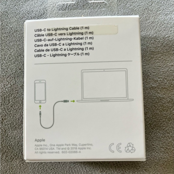 Apple USB-C Cord - Picture 2 of 3